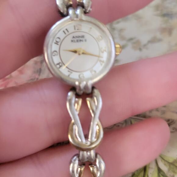 Vintage Anne Klein II Gold Tone Number Dial Watch Model 10/2357-59 Quartz - Picture 6 of 10